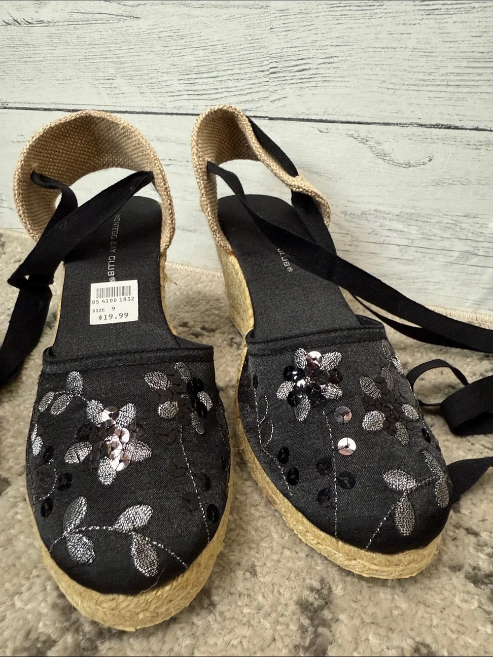 NWT Woman’s Montego Bay Club Tie Leg Espadrille Wedge Sandals
